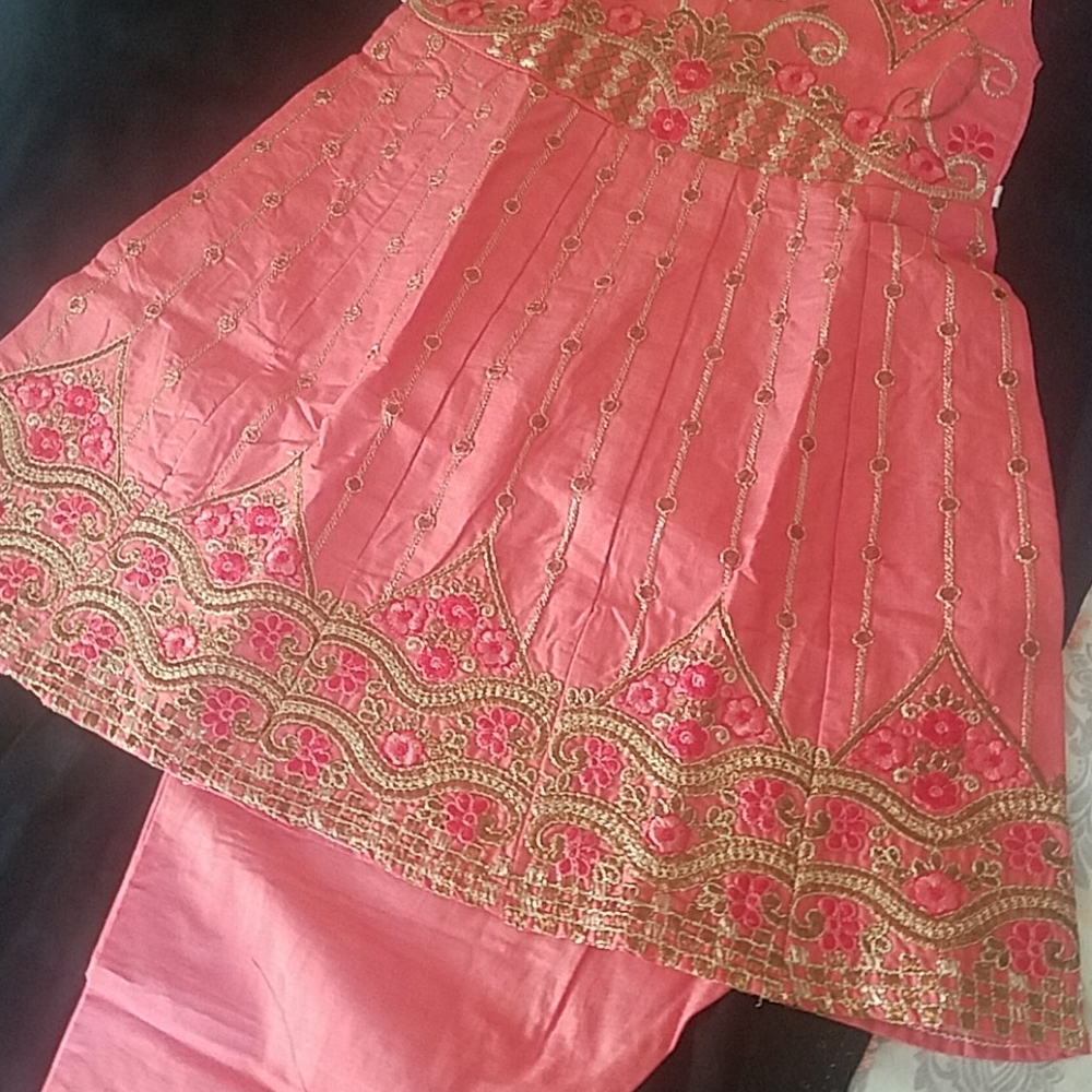 Dress - Picture 4 of 4